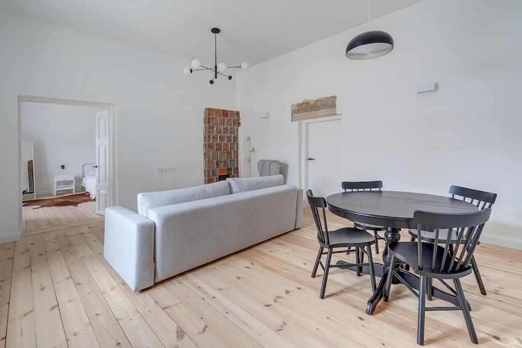 Spacious 2-Bedroom Flat In Old Town By Urban Rent Wilna Exterior foto